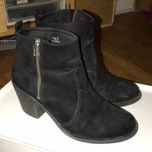 Stylish black booties boots